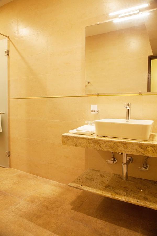 The Ivy House Bed & Breakfast Kolkata Exterior photo